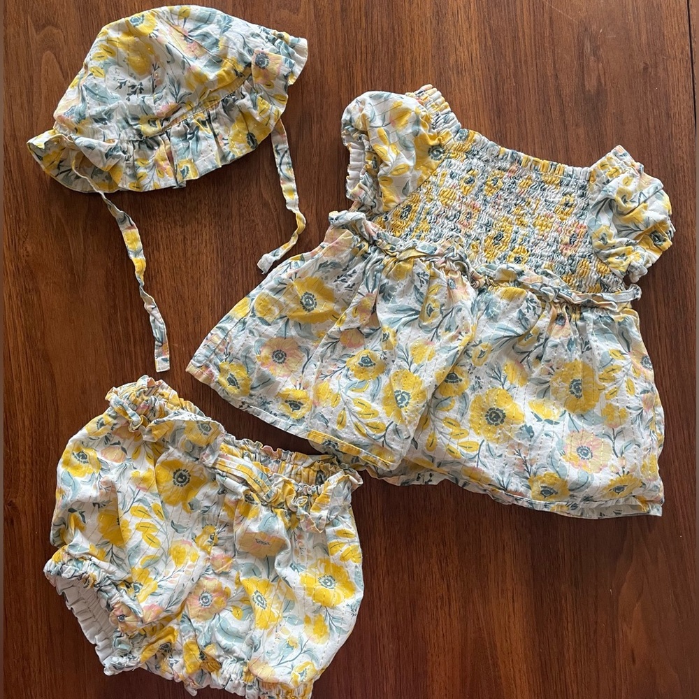 NWOT Cupcakes & Cashmere 3 Piece Set